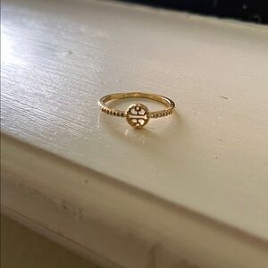 Elegant Gold-Tone fashion Ring NWOT